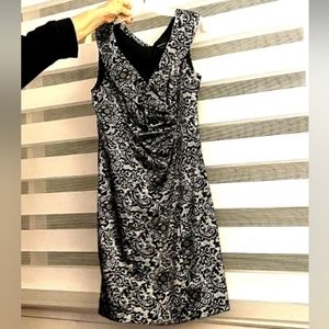 Connected Apparel silky shiny fitted floral/paisley black n white dress